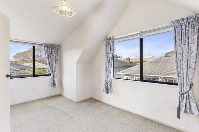 Photo of property in 1/137 Pah Road, Royal Oak, Auckland, 1023