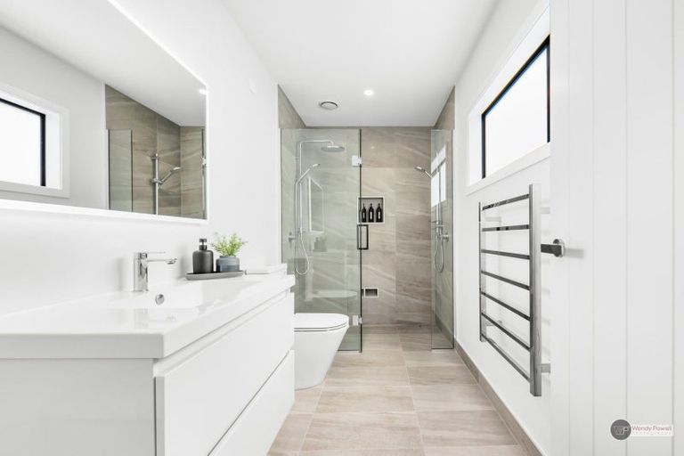 Photo of property in 24 Castletown Street, Wallaceville, Upper Hutt, 5018