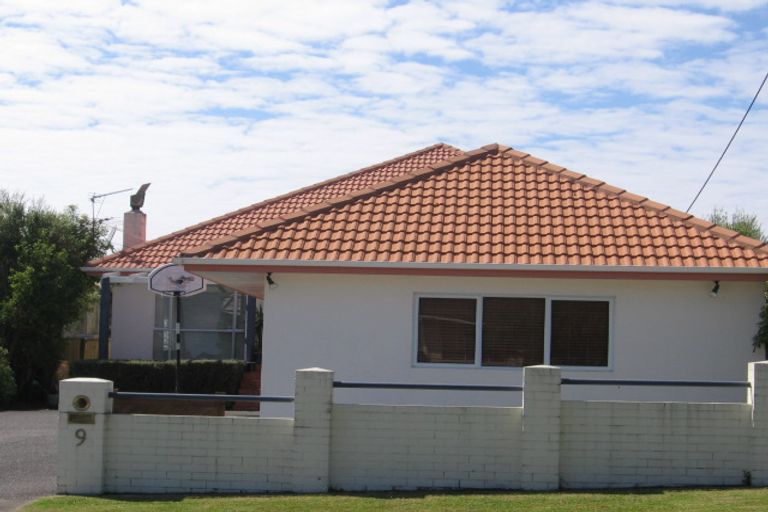 Photo of property in 9 Rothesay Bay Road, Rothesay Bay, Auckland, 0630