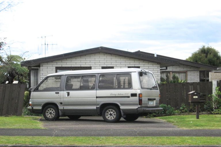 Photo of property in 31 Endeavour Avenue, Welcome Bay, Tauranga, 3112