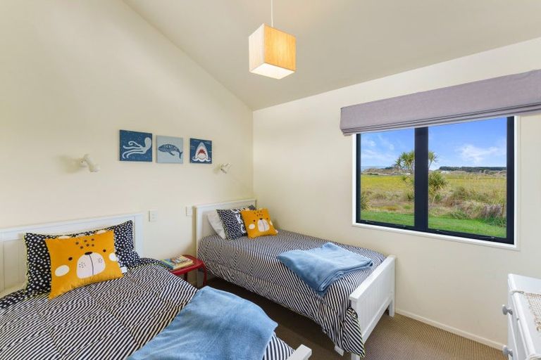 Photo of property in 80 Reay Mackay Grove, Waikawa Beach, Levin, 5573