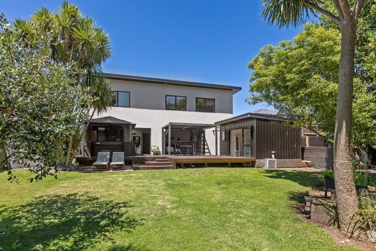 Photo of property in 32a Aubrey Street, New Plymouth, 4310