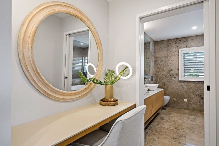 Photo of property in 106a Godden Crescent, Mission Bay, Auckland, 1071