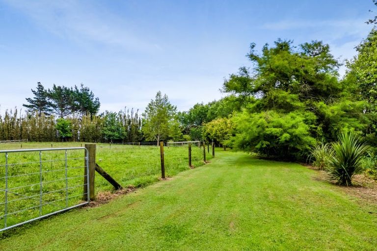 Photo of property in 129 Richmond Road, Brixton, New Plymouth, 4373