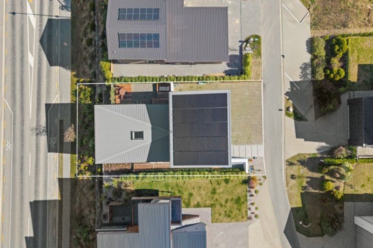 Photo of property in 7 Tuke Lane, Wanaka, 9305