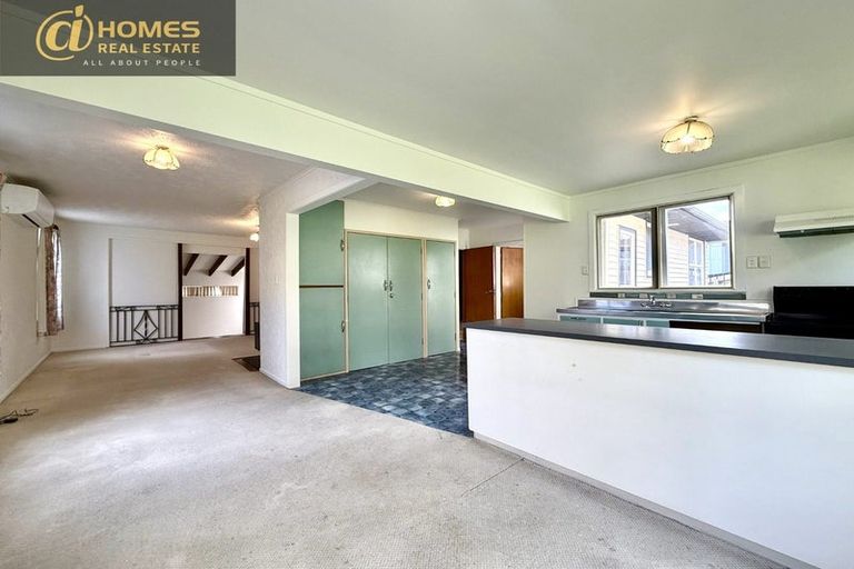 Photo of property in 16 Edgewood Way, Henderson, Auckland, 0612