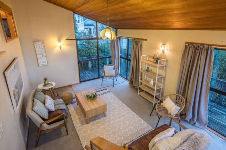 Photo of property in 3a Newport Terrace, Seatoun, Wellington, 6022