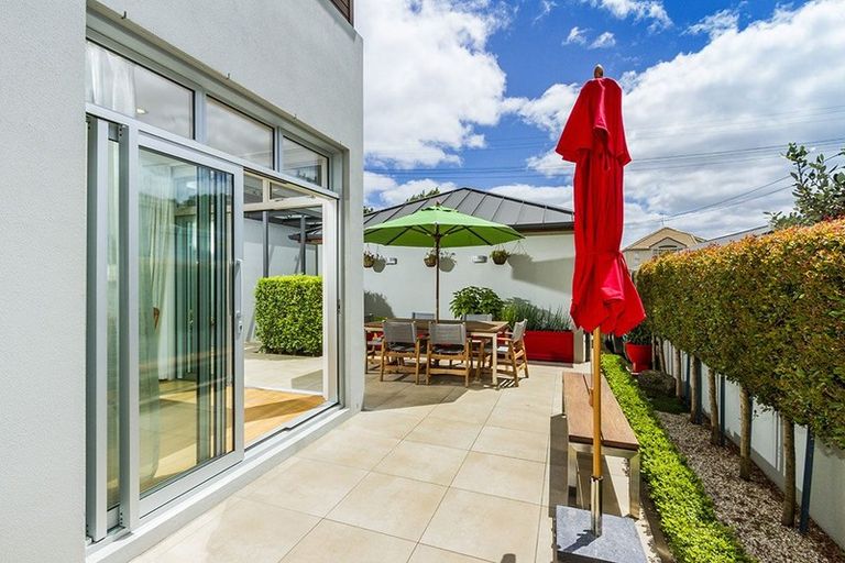 Photo of property in 8 Sylvan Park Avenue, Milford, Auckland, 0620