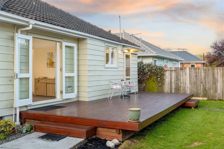 Photo of property in 218 Weston Road, St Albans, Christchurch, 8052