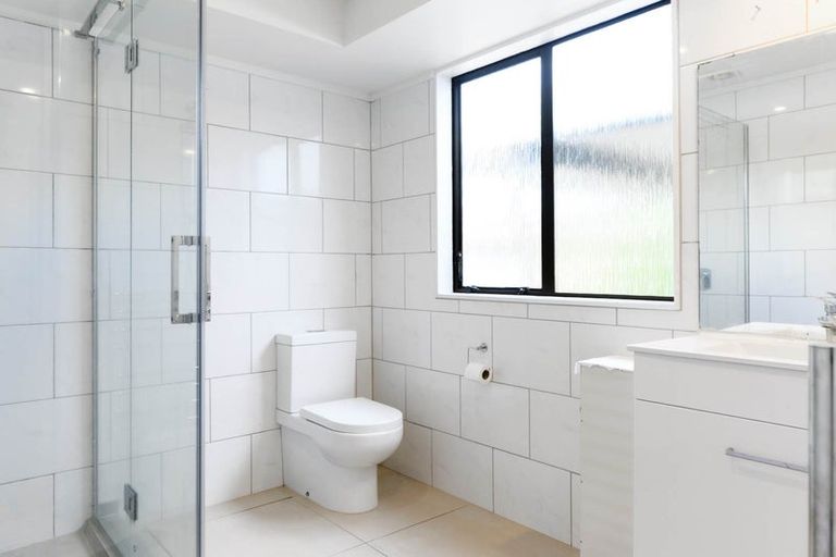 Photo of property in 25 Glen Close, Glen Eden, Auckland, 0602