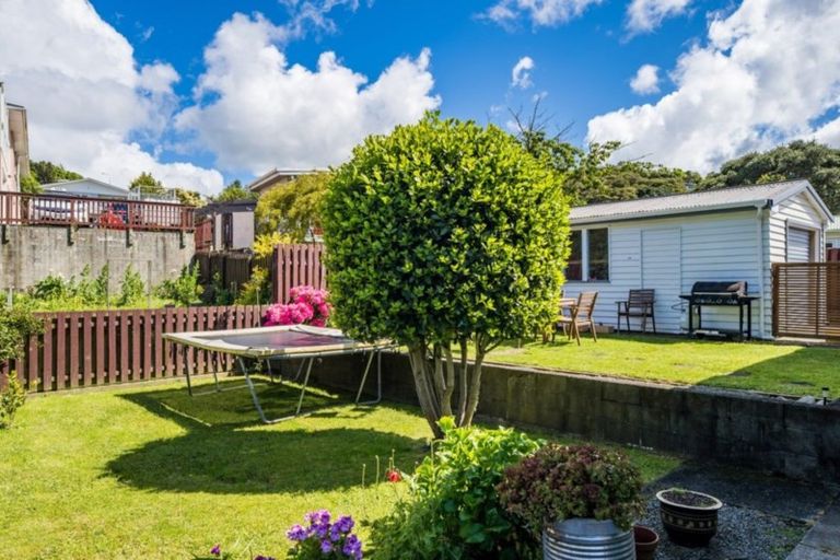Photo of property in 12 Clematis Grove, Maungaraki, Lower Hutt, 5010