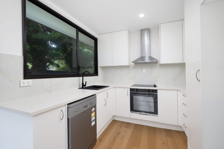 Photo of property in 2/16 Cameron Place, Ranui, Auckland, 0612