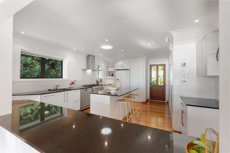 Photo of property in 8 The Rise, Mount Pleasant, Christchurch, 8081