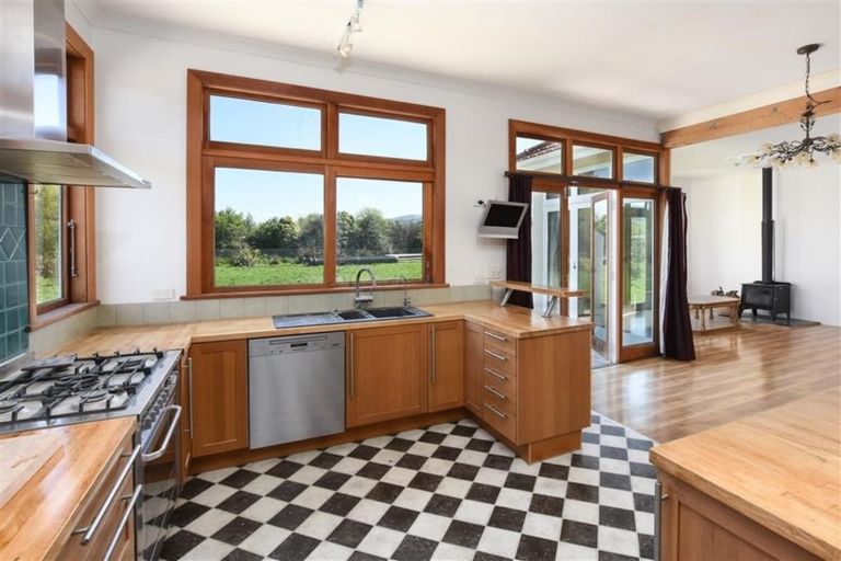 Photo of property in 10 Taylor Street, Green Island, Dunedin, 9018