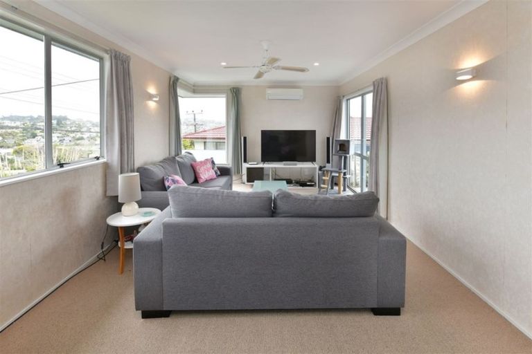 Photo of property in 111 Stanmore Bay Road, Stanmore Bay, Whangaparaoa, 0932