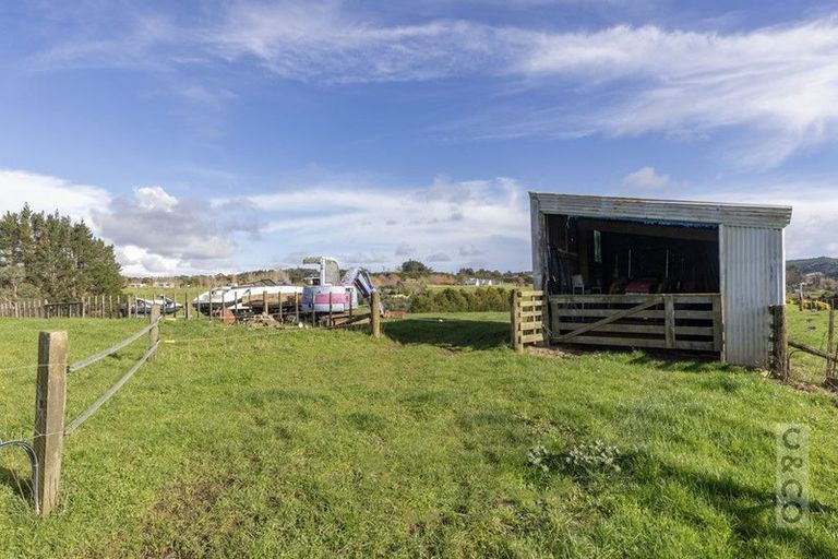 Photo of property in 1242 State Highway 16, Waimauku, 0883