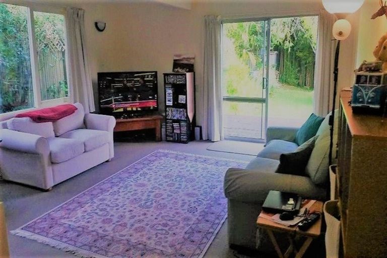 Photo of property in 2/56 Peach Road, Glenfield, Auckland, 0629