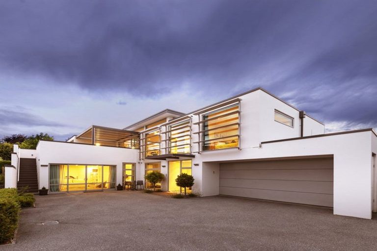 Photo of property in 15 Faulks Terrace, Wanaka, 9305