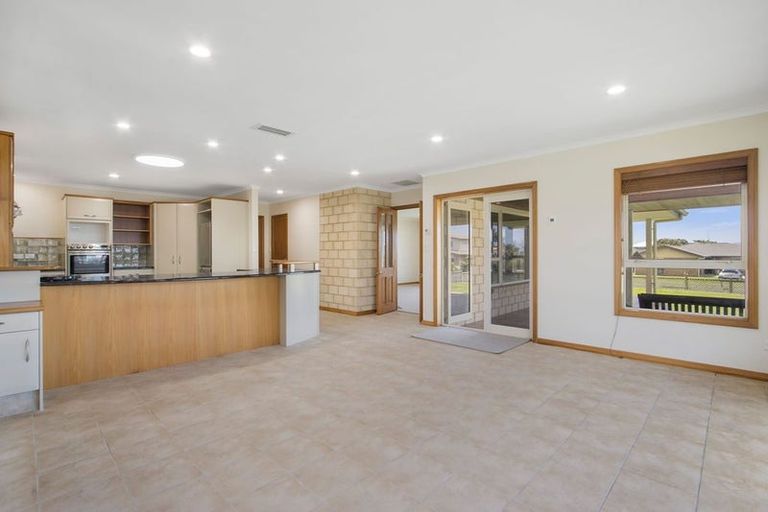 Photo of property in 23 Athenree Heights, Athenree, Katikati, 3177