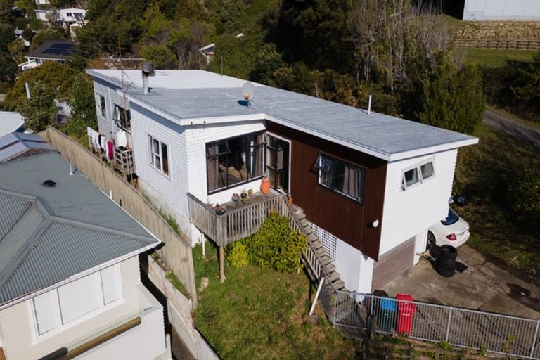 Photo of property in 19 Bayview Road, Paremata, Porirua, 5024