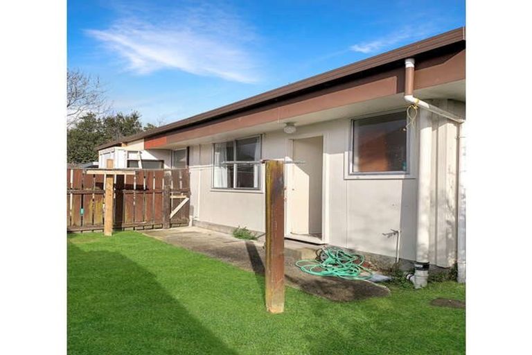 Photo of property in 13g Hereford Street, Levin, 5510