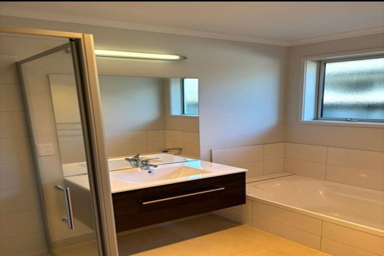 Photo of property in 70 Arion Road, Takanini, 2112