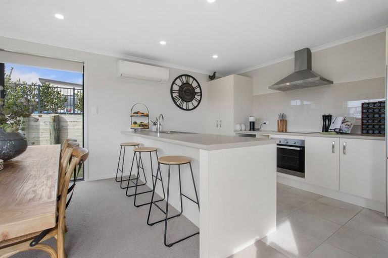 Photo of property in 5 Cascade Way, Omokoroa, 3114