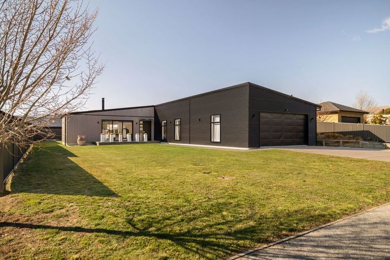 Photo of property in 11 Alice Burn Drive, Luggate, Cromwell, 9383