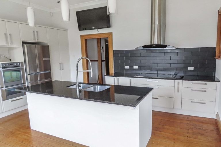 Photo of property in 30 Granville Street, Silverstream, Upper Hutt, 5019