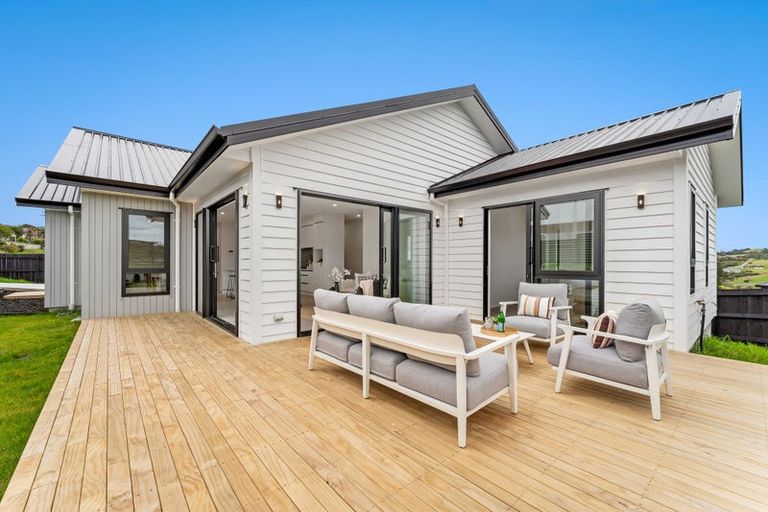 Photo of property in 35 Brigitte View, Snells Beach, 0920