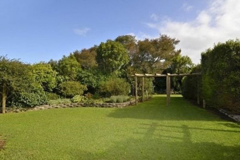 Photo of property in 295 Clarks Beach Road, Clarks Beach, Pukekohe, 2679