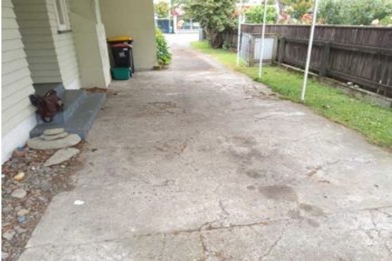 Photo of property in 238 High Street North, Carterton, 5713