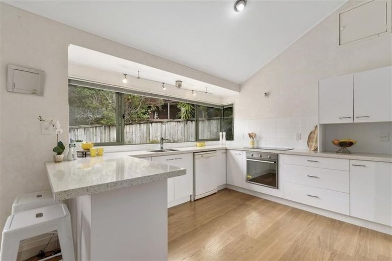 Photo of property in 41 Westpark Drive, West Harbour, Auckland, 0618