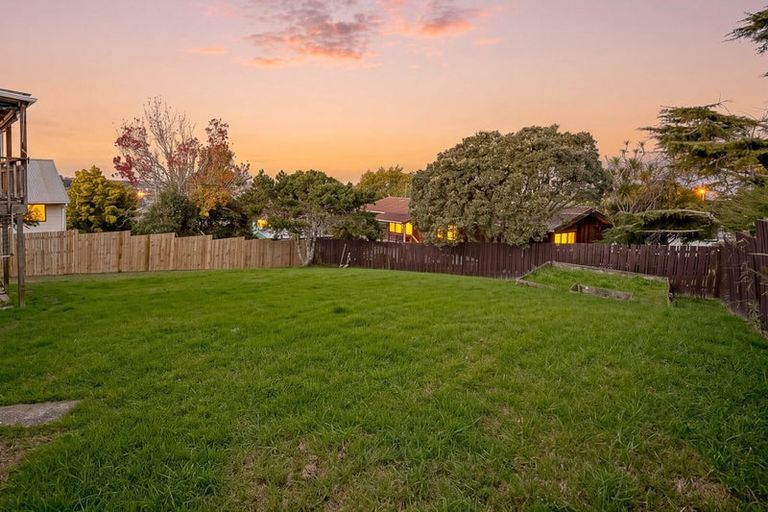 Photo of property in 12 Raelene Place, Massey, Auckland, 0614