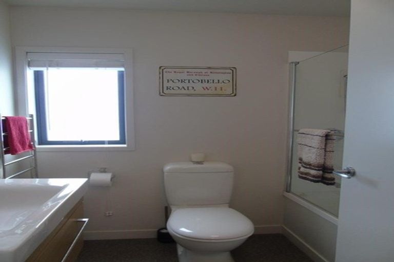 Photo of property in 7 Rarangi Way, Owhiro Bay, Wellington, 6023