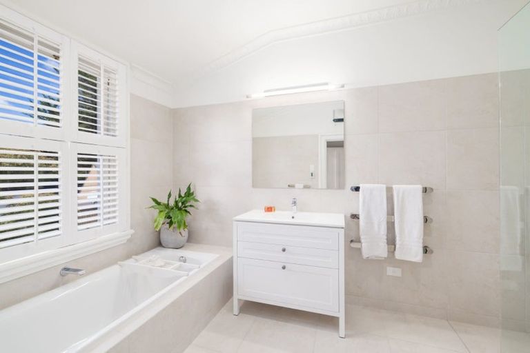 Photo of property in Chilcombe Homestead, 4 Medbury Terrace, Fendalton, Christchurch, 8041