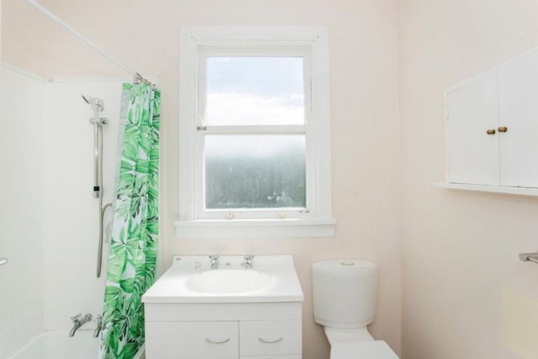 Photo of property in 15 Cochrane Street, Elgin, Gisborne, 4010