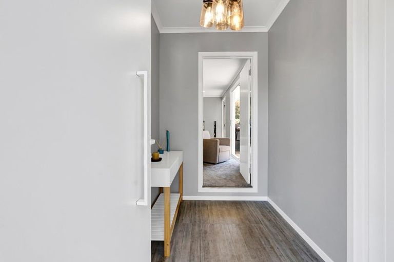 Photo of property in 132 Govett Avenue, Frankleigh Park, New Plymouth, 4310