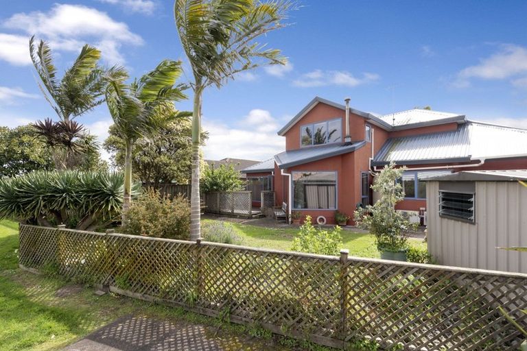 Photo of property in 12 Fremantle Place, Pakuranga Heights, Auckland, 2010