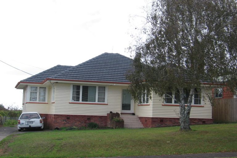 Photo of property in 3 Netherlands Avenue, Kelston, Auckland, 0602