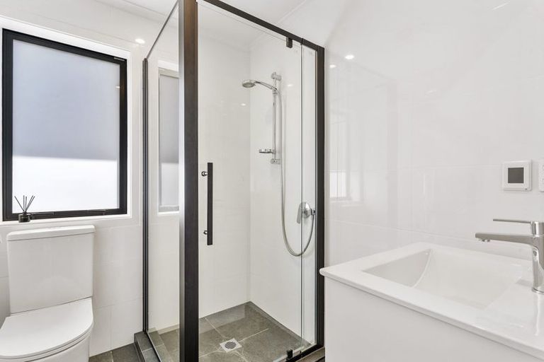 Photo of property in 48 Rangiora Avenue, Kaiwharawhara, Wellington, 6035