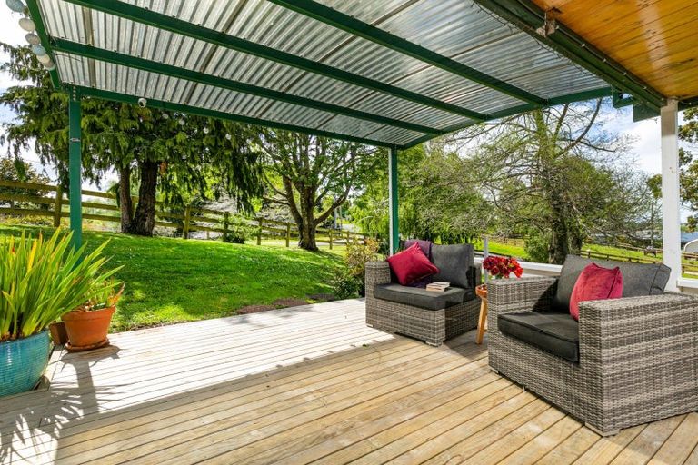 Photo of property in 32 Jeffs Road, Dairy Flat, Albany, 0794