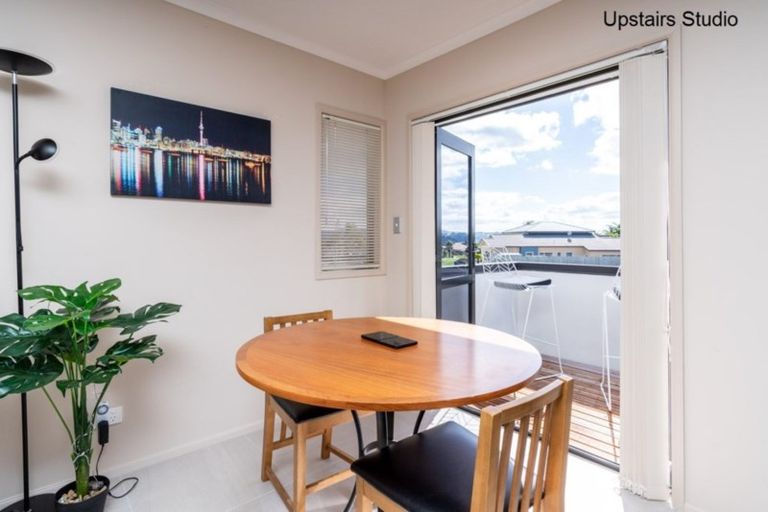 Photo of property in 12 Ngatiti Place, One Tree Point, 0118