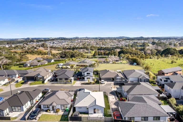 Photo of property in 8 Verdot Close, Kumeu, 0810