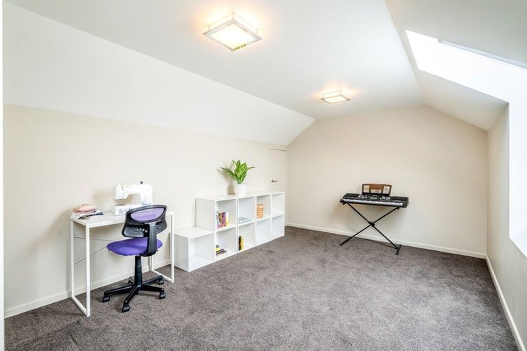 Photo of property in 16 Grant Road, Otatara, Invercargill, 9879