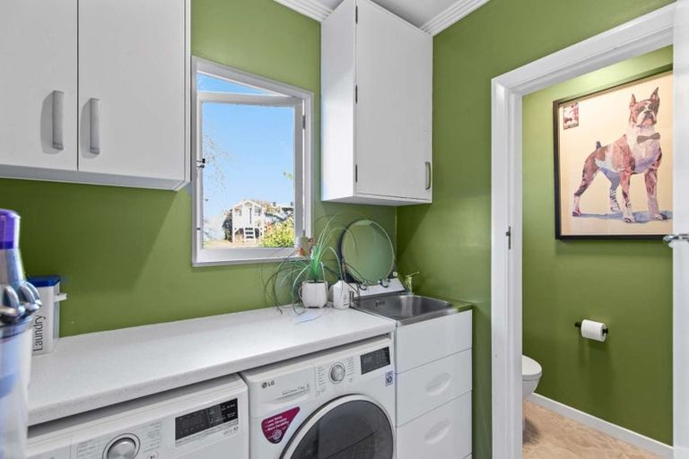 Photo of property in 11 College Street, College Estate, Whanganui, 4500