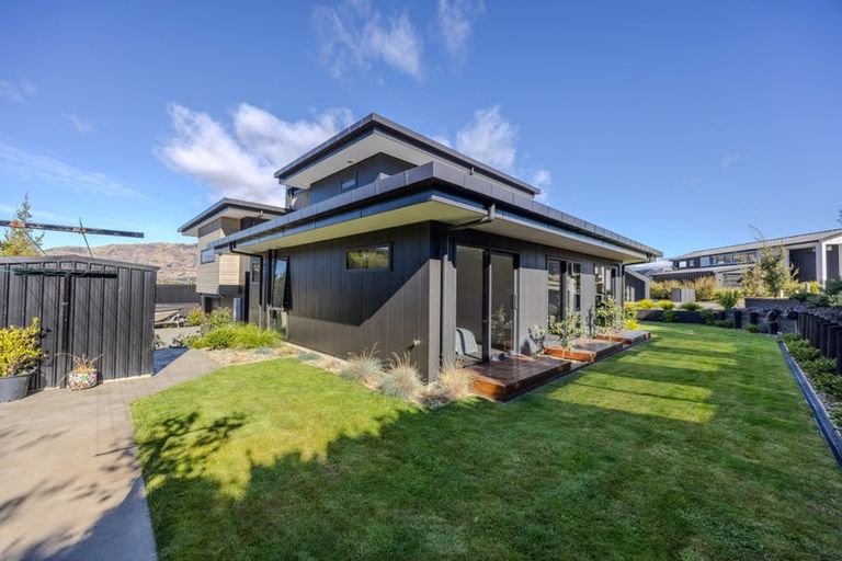 Photo of property in 8 Mills Road, Wanaka, 9305