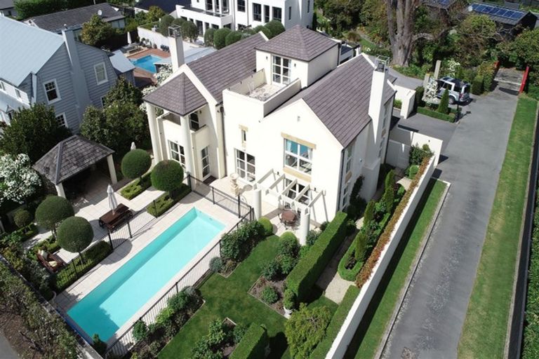 Photo of property in 1/87 Fendalton Road, Fendalton, Christchurch, 8014