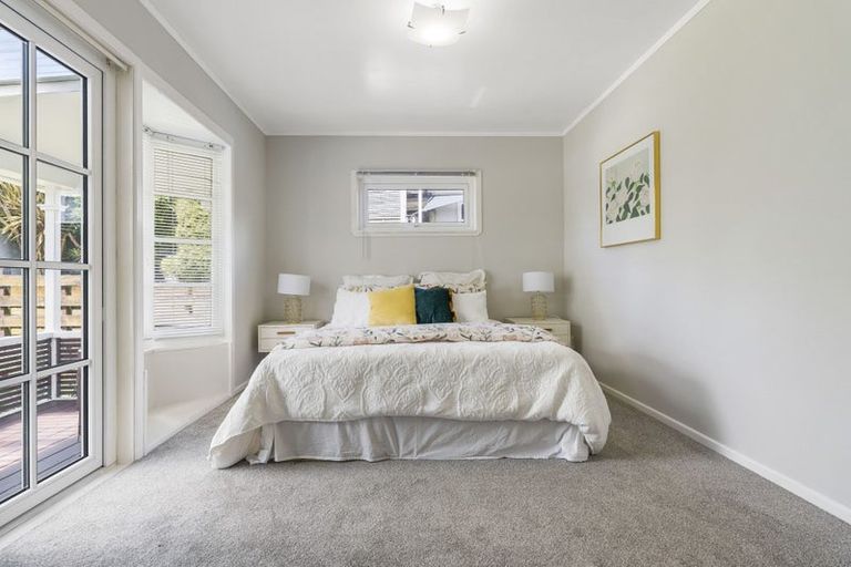 Photo of property in 38 Paramu Avenue, Birkdale, Auckland, 0626