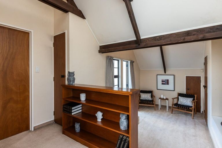 Photo of property in 2/22 Middle Road, Havelock North, 4130